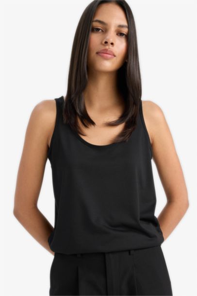 Regular Fit Basic Crew Neck Tank Top