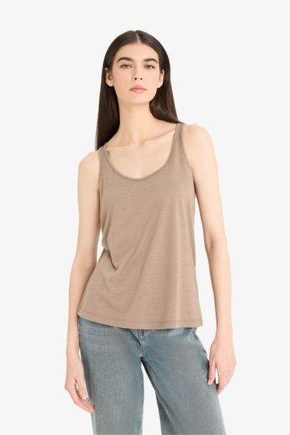 Regular Fit Basic Crew Neck Tank Top