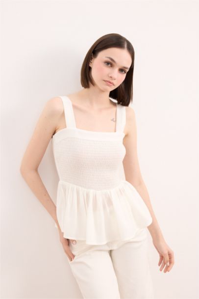 Kare Yaka Krinkıl Gipeli Viskon Kalın Askılı Bluz 