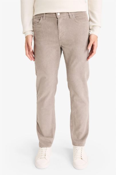 Pantalon en velours côtelé Coupe régulière