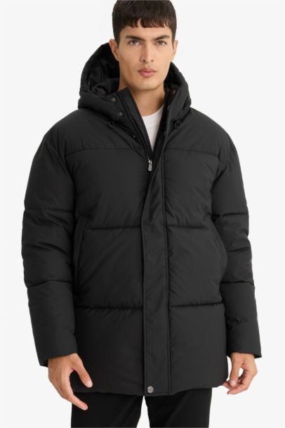 Su İtici Regular Fit Kapüşonlu Cepli Astarlı Rüzgar Geçirmez Fermuarlı Dolgulu Parka