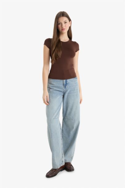 Fitted Crew Neck Short Sleeve T-Shirt