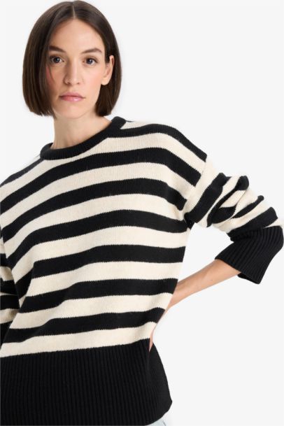 Pull en tricot rayé à col rond Coupe oversize