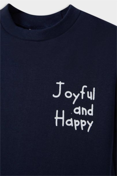 تيشيرت اولادي نص كم بطبعة شعار قصة عادية