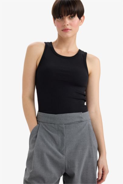 Slim Fit Camisole Halter Collar Tank Top