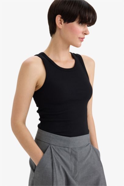 Slim Fit Camisole Halter Collar Tank Top