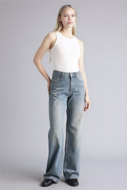 Slim Fit Camisole Halter Collar Tank Top