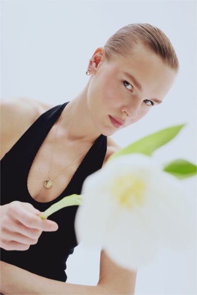 Reis x DeFacto 14 Ayar Altın Kaplama Queen Parla Kadın Yuvarlak Fotoğraf Çerçeveli Gold Kolye