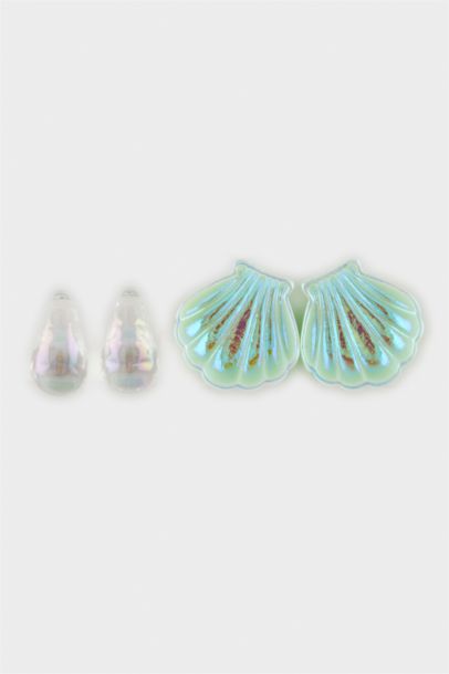 Woman 2 Piece Sea Themed Earrings