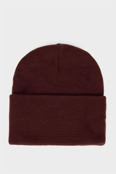 Man Woven Labeled Knit Beanie