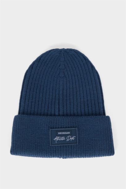 Man Fleece Lined Labeled Beanie