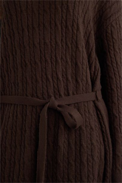 Robe en maille à manches longues et col rond Coupe régulière