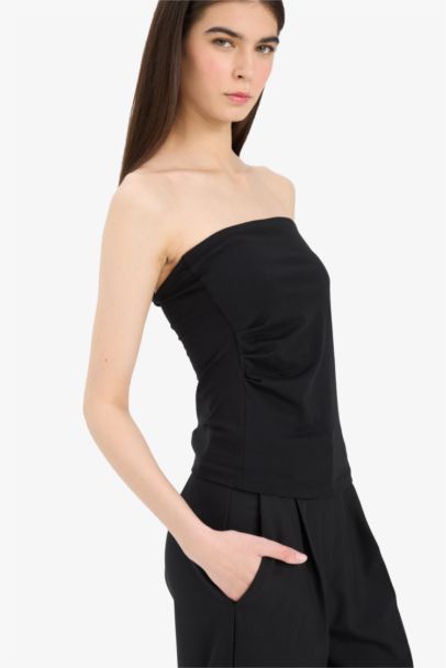 Slim Fit Strapless Black Blouse