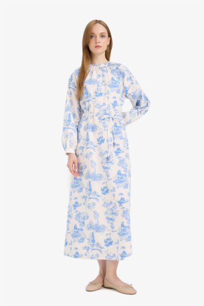 Robe longue fleurie à col rond et manches longues