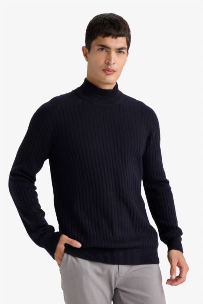Standard Fit Turtleneck Knitwear Pullover
