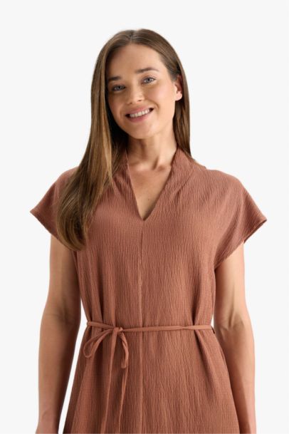 Regular Fit V Yaka Bağlamalı Midi Elbise