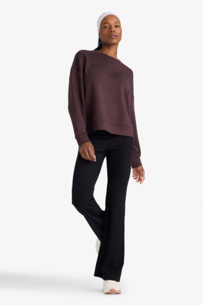 بنطلون رياضي فلير فيت مضلع برجل واسع وخصر عالي من DeFactoFit