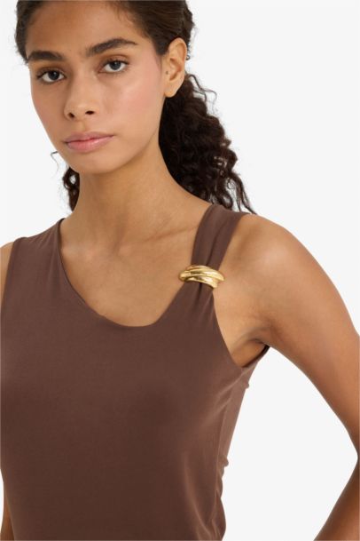 Slim Fit One Shoulder with Accessory Detail Blouse
