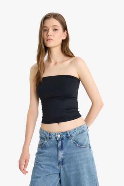 Top bustier noir à coupe slim