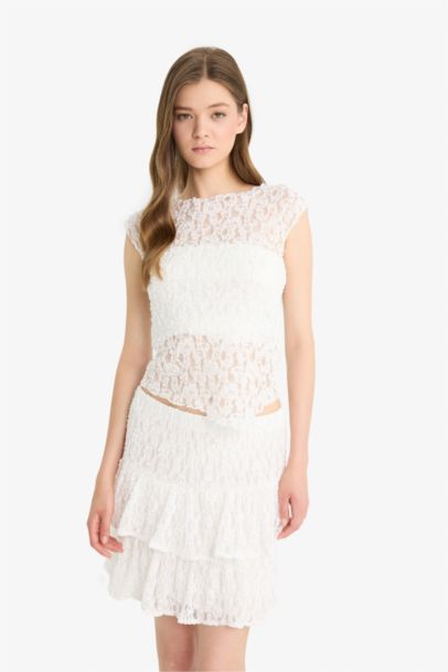 Fitted Lace Short Sleeve T-Shirt