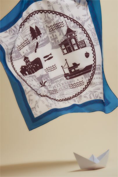 Kadın Trabzon Temalı Fular