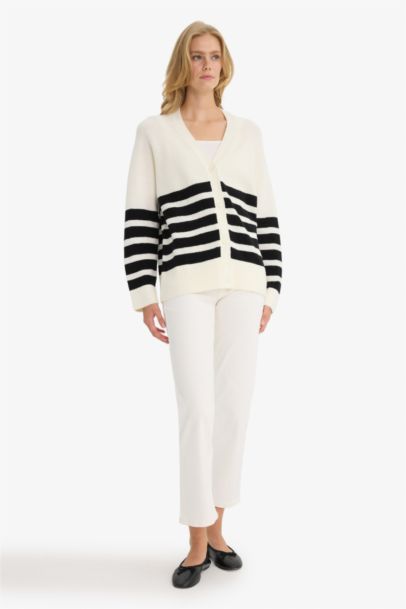 Oversize Fit V-Neck Knitwear Cardigan