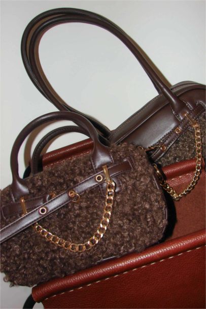 Kadın Pelüş Detaylı Suni Deri Çapraz Çanta