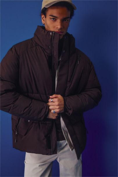Regular Fit Water-repellent with stand-up collar and pockets Jacket