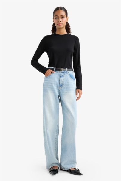 Slim Fit Crew Neck Long Sleeve T-shirt