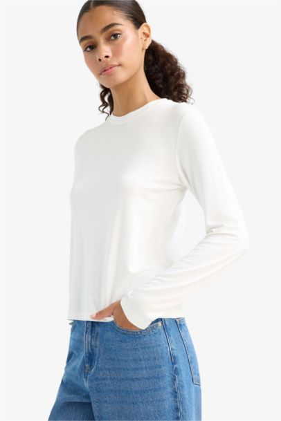 T-shirt slim à col rond et manches longues