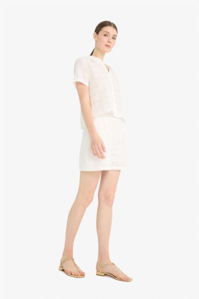 Шорты стандартной посадки прямой крой из бродери