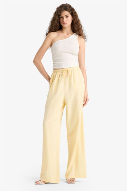 Slim Fit Lace One Shoulder Tank Top