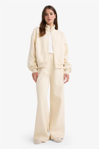 Straight Fit Pocketed Trousers