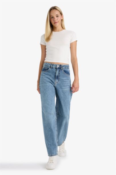 Barrel Fit Regular Waist Ankle Length Trousers