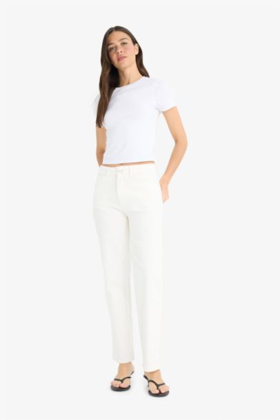 Pantalon Jean blanc droit à taille normale et longueur cheville
