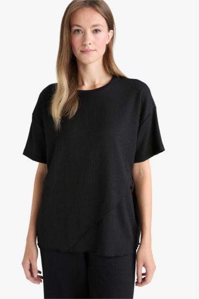 تيشيرت عادي مجعد كم قصير ورقبة مستديرة