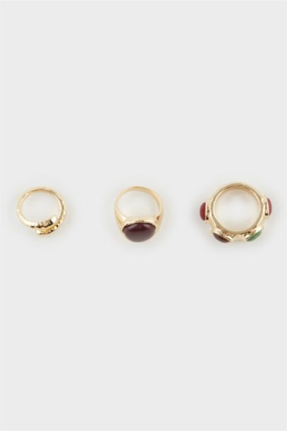 Woman 3 Piece Stoned Gold Rings