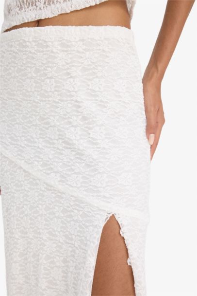 A Cut Lace Normal Waist Midi Knitted Skirt