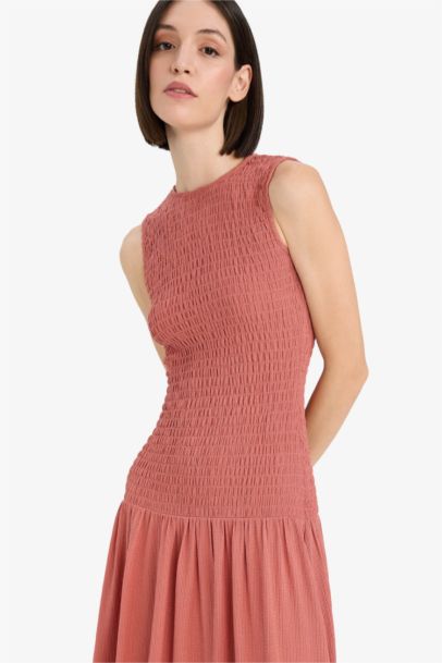 فستان ميدي كت منسوج بياخة مستديرة