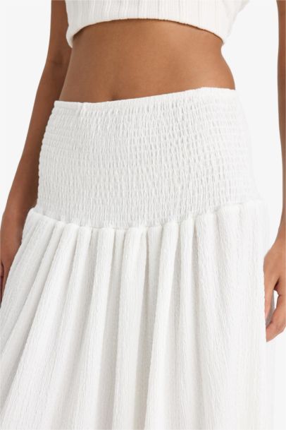A Kesim Normal Bel Gipeli Bürümcük Beyaz Maxi Etek