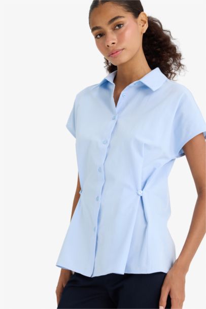 Chemise ajustée en popeline à manches courtes