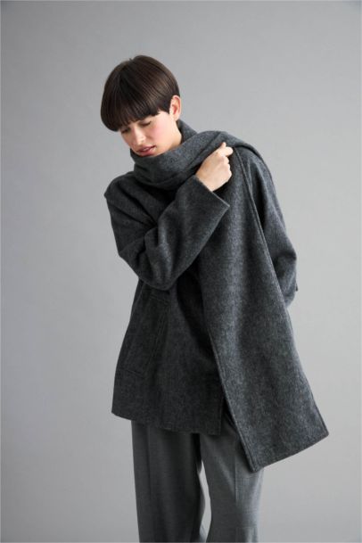 Regular Fit Yün Karışımlı Çıkarılabilir Atkılı Kısa Kaşe Kaban