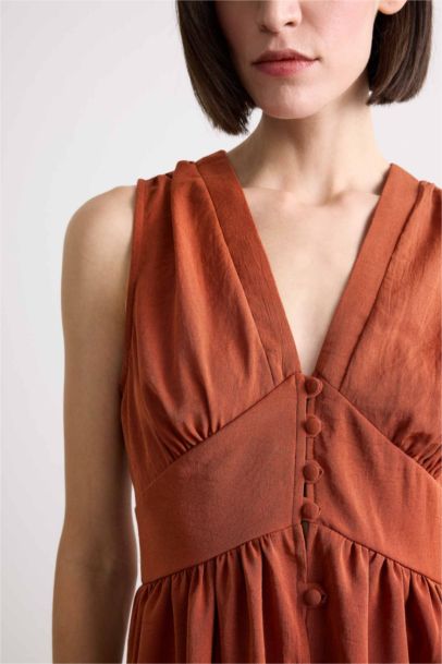 V Neck Buttoned Sleeveless Maxi Dress
