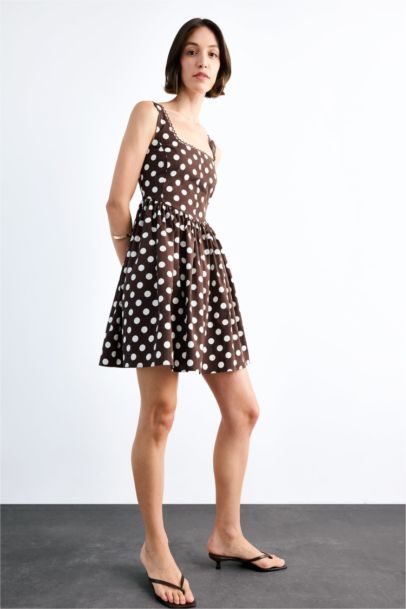 فستان ميدي منقط بوبلين بياخة مربعة