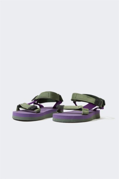 صندل نسائي بكعب مسطح