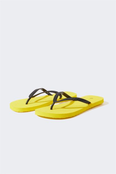 Kadın Düz Taban Parmak Arası Terlik