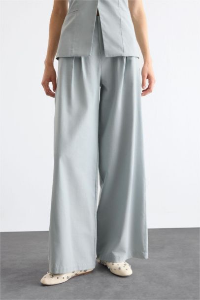 Wide Leg Darted Trousers