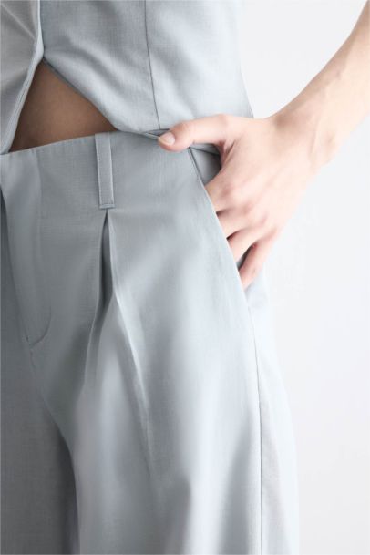 Wide Leg Darted Trousers