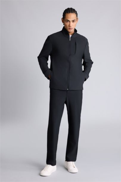 جاكيت قصة عادية بياقة عالية بجيب فليتو