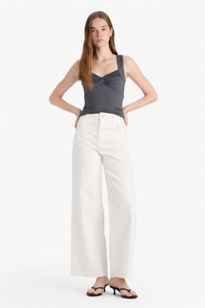 Slim Fit Heart Collar Tank Top